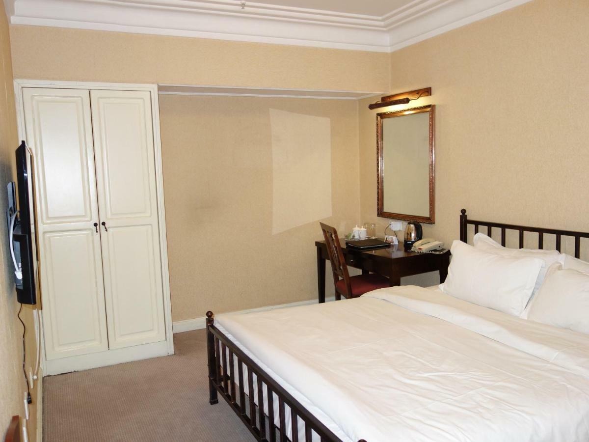 Harbin International Hotel Room photo